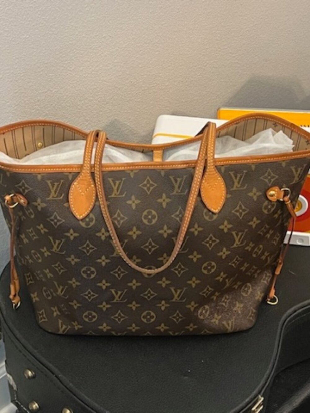 Louis Vuitton Neverfull MM Monogram Tote Bag - Entrupy Verified